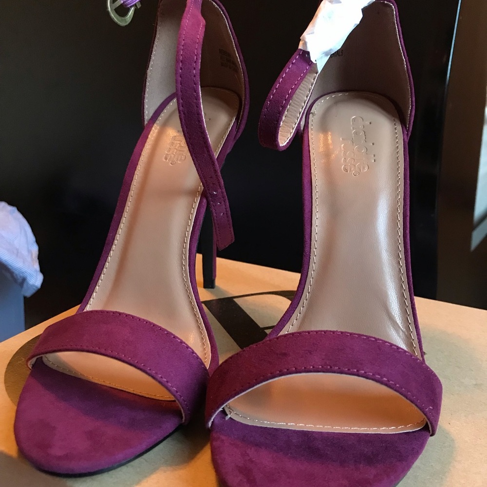 Heels - Picture 3 of 4